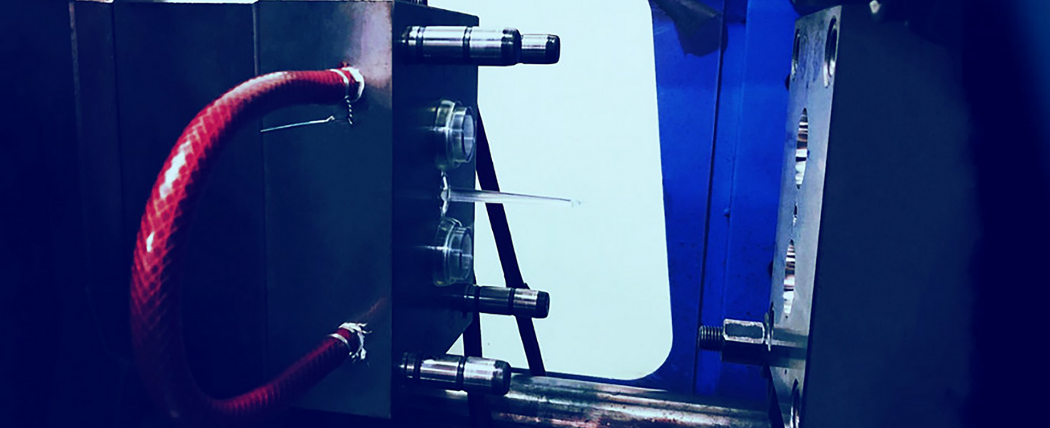 神鼎工業 - 聚氨酯 (PU/優力膠) 射出成型與灌注成型之差異